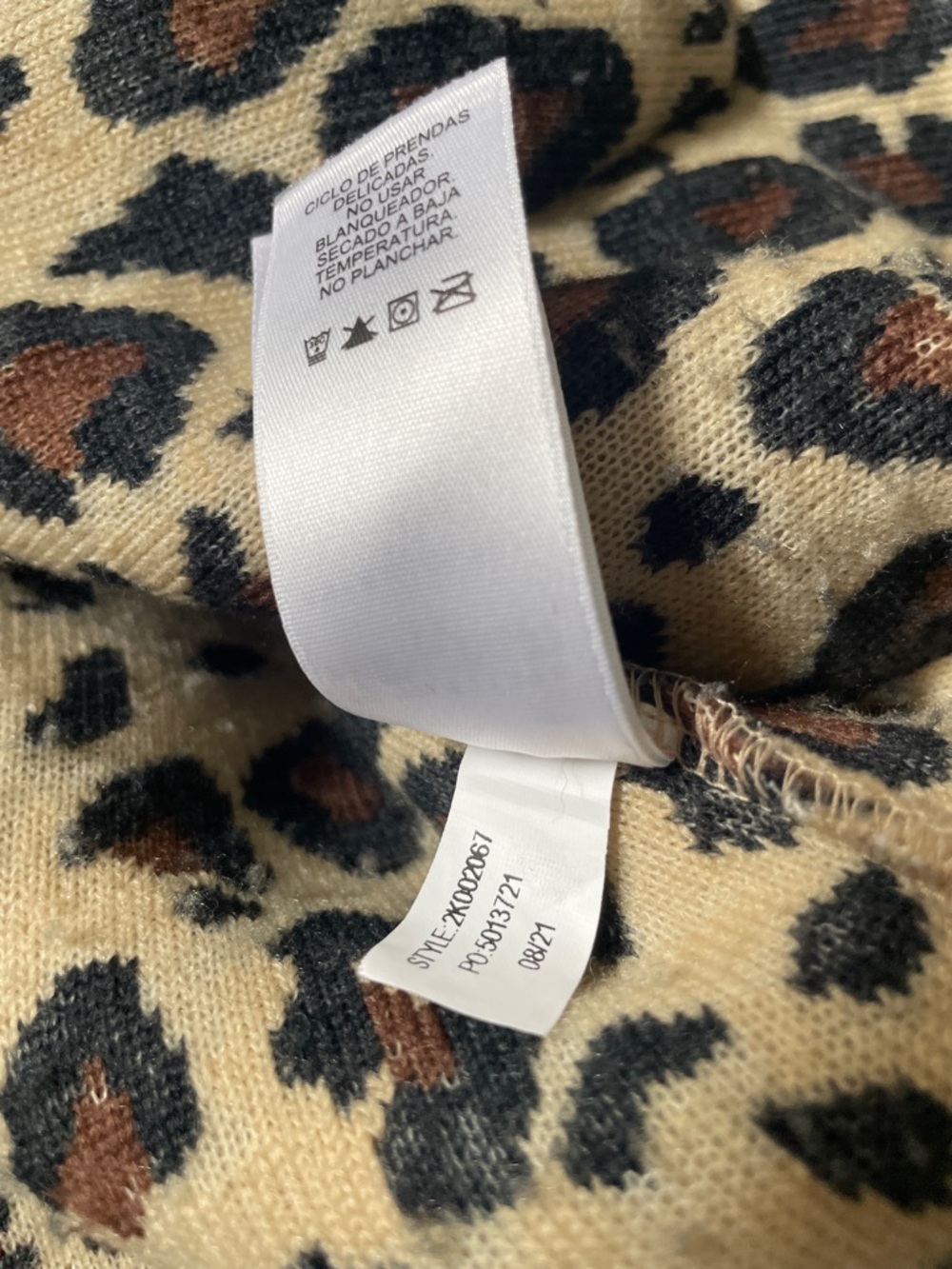 Vineyard Vines Leopard Sherpa Pullover in Cream, Black & Red - Picture 11 of 14